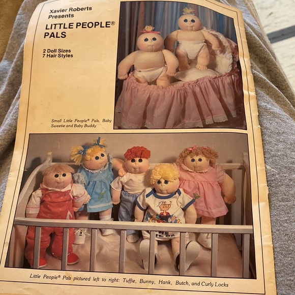 Xavier Roberts Presents Little People Pals Collectors Edition #7546 - Picture 2 of 4